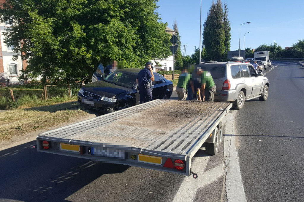 Przyczepa odczepiła się hyundaia i uderzyła w nadjeżdżające auto