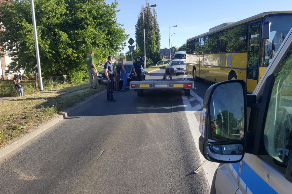 Przyczepa odczepiła się hyundaia i uderzyła w nadjeżdżające auto