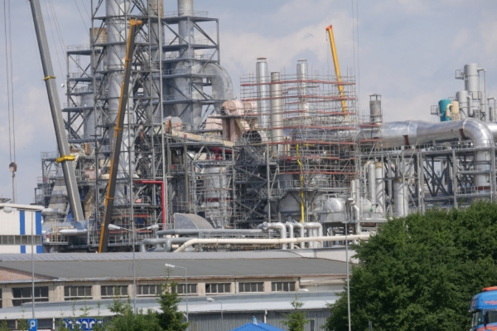 Kronospan wstrzymał pracę. Superdźwig wspomaga montaż UTWS-u