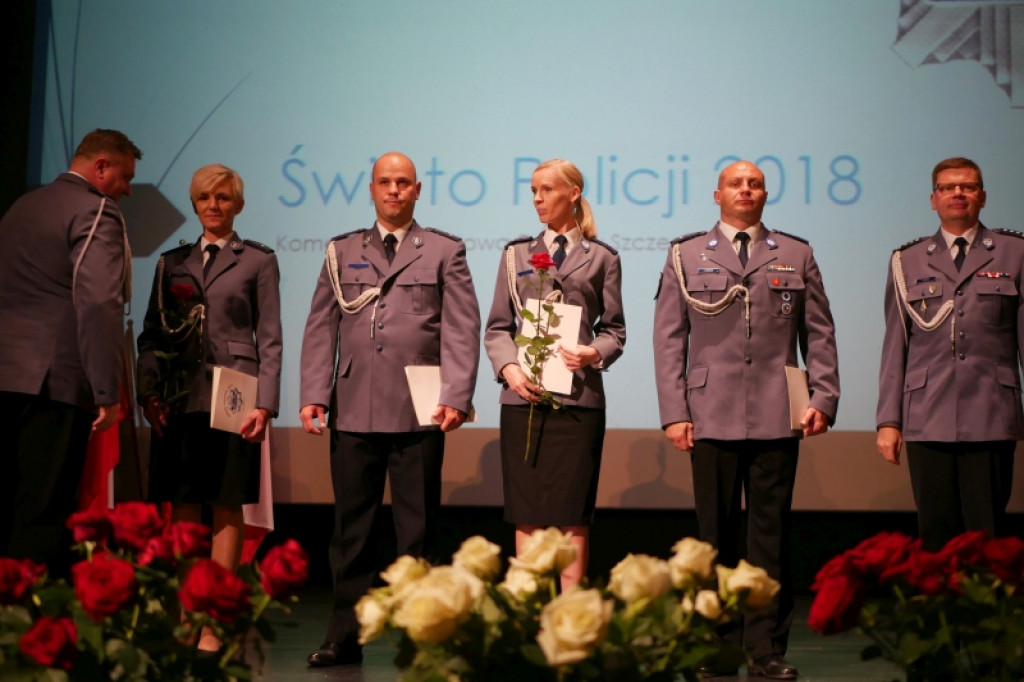 Święto Policji. Wyróżnienia, awanse, podziękowania [WIDEO, FOTO]