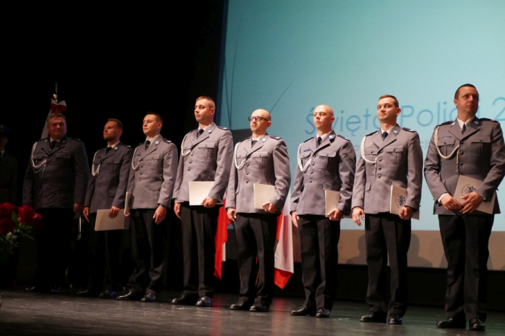 Święto Policji. Wyróżnienia, awanse, podziękowania [WIDEO, FOTO]