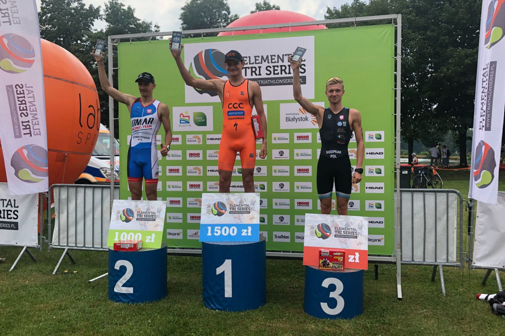Kolejny ogólnopolski sukces sportowy odnieśli zawodnicy Miejskiego Klubu Pływackiego Szczecinek.