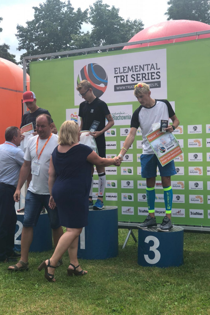 Kolejny ogólnopolski sukces sportowy odnieśli zawodnicy Miejskiego Klubu Pływackiego Szczecinek.