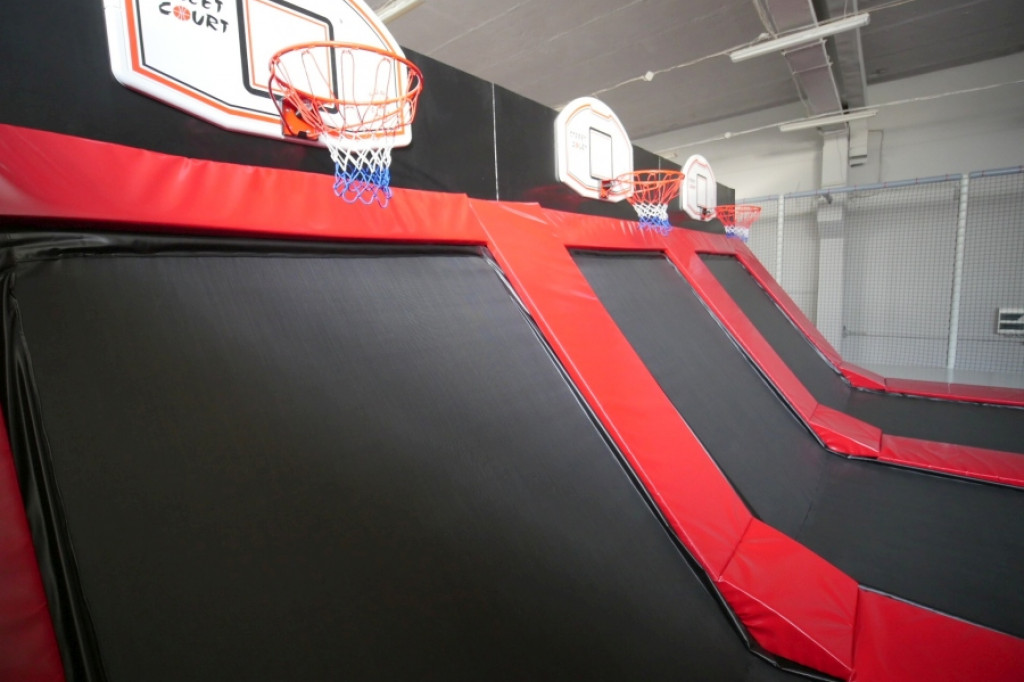 Powstaje pierwszy w Szczecinku park trampolin. Wkrótce otwarcie!