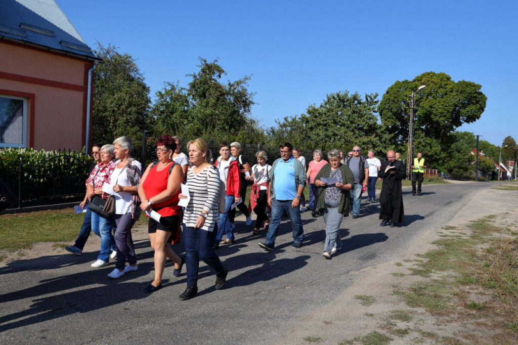 Z Łubowa do Starowic. Piesza pielgrzymka i uroczysta Msza Święta
