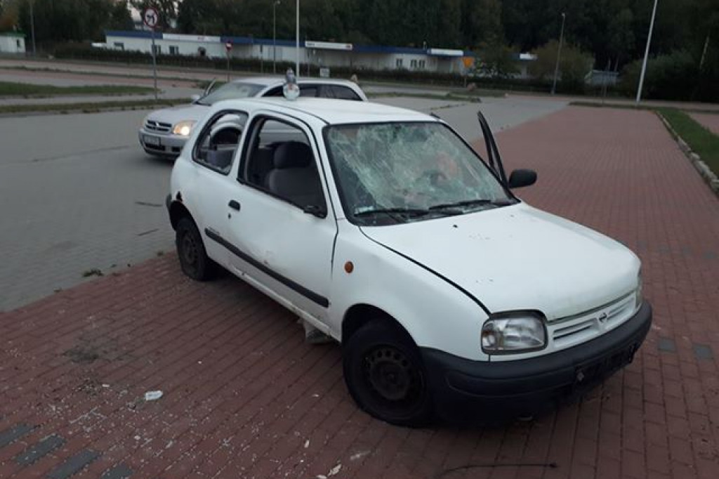 Czytelnik: ciekawe parkowanie?