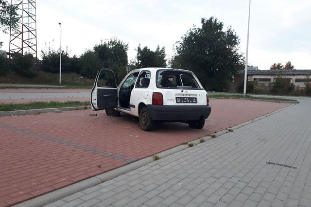 Czytelnik: ciekawe parkowanie?