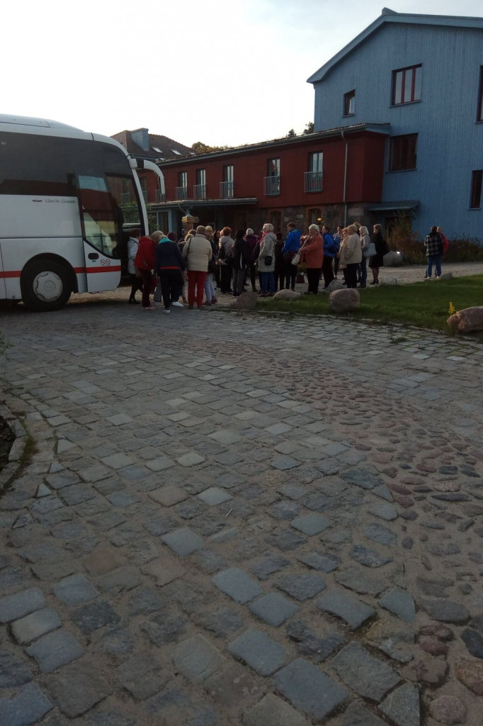 Klub Na Obcasach - Wypiek chałek - Juchowo EkoFarm