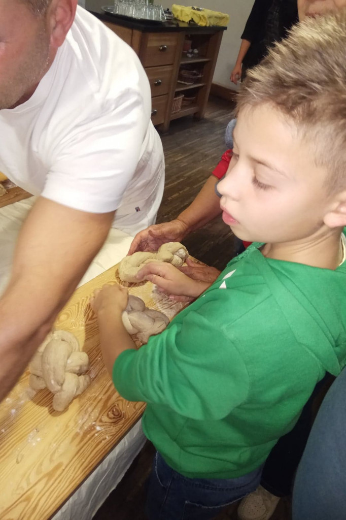 Klub Na Obcasach - Wypiek chałek - Juchowo EkoFarm