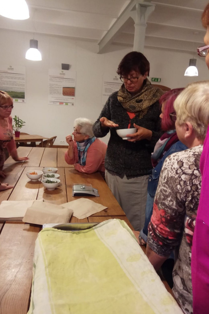 Klub Na Obcasach - Wypiek chałek - Juchowo EkoFarm