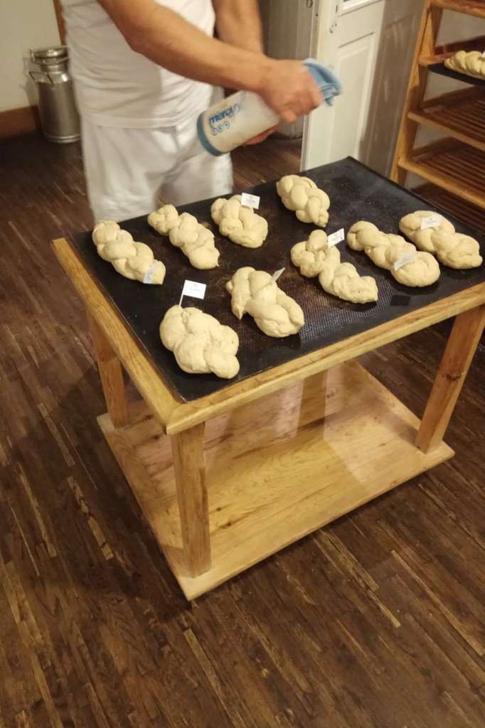 Klub Na Obcasach - Wypiek chałek - Juchowo EkoFarm