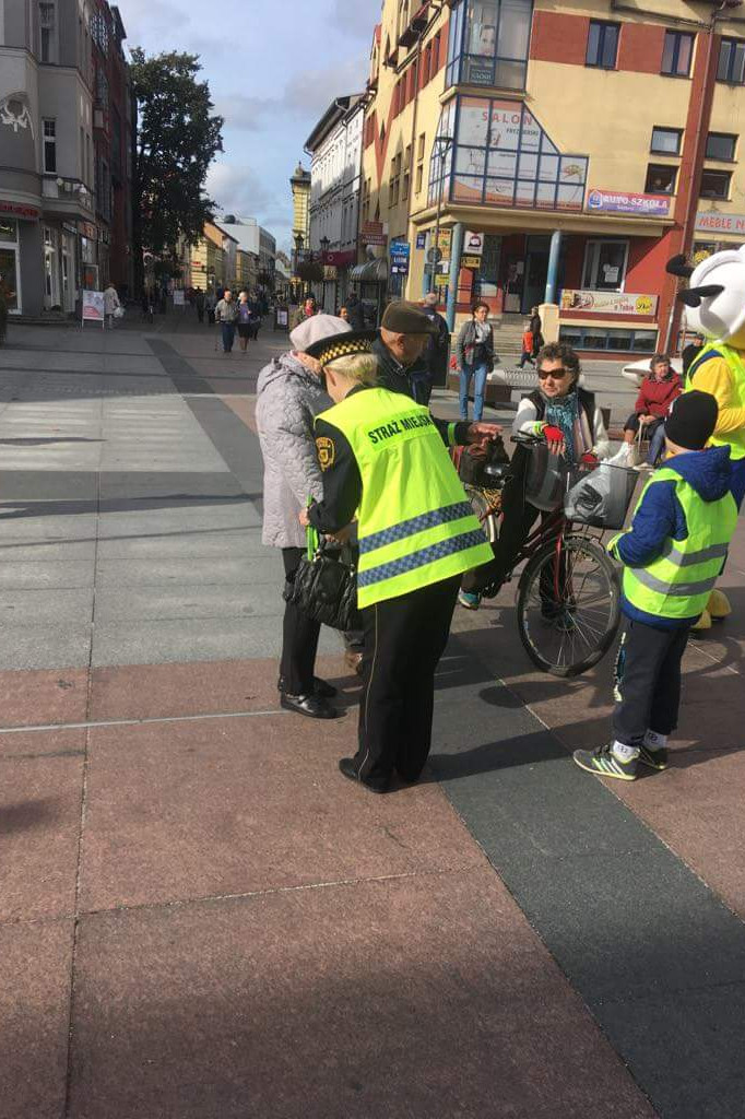 Z odblaskami bezpieczniej - Akcja straży miejskiej