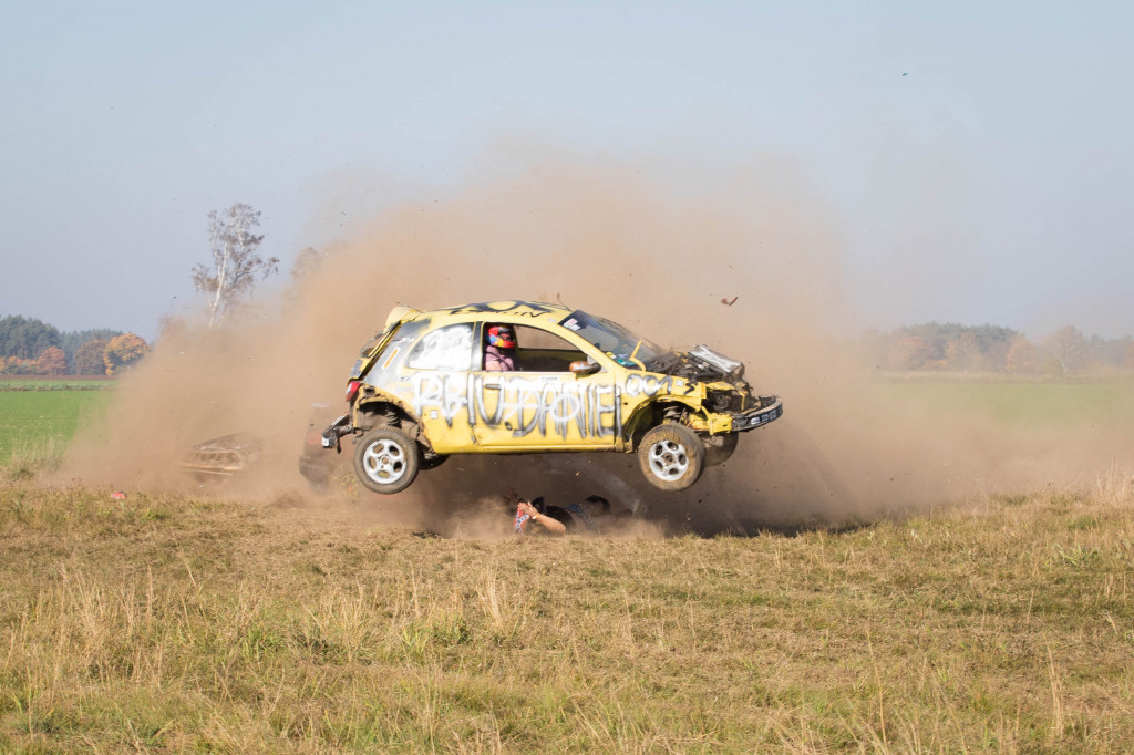 Wypadek Destruction Derby na zakończenie sezonu