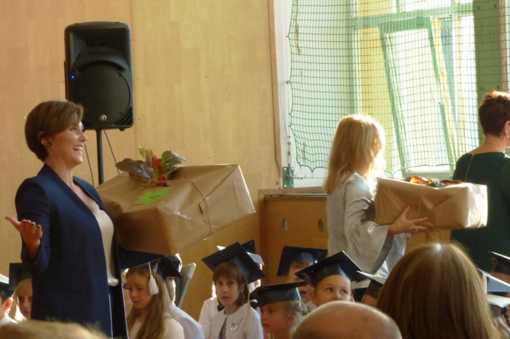 Uroczystość ślubowania klas I w Szkole Podstawowej nr 7 im. Noblistów Polskich w Szczecinku.