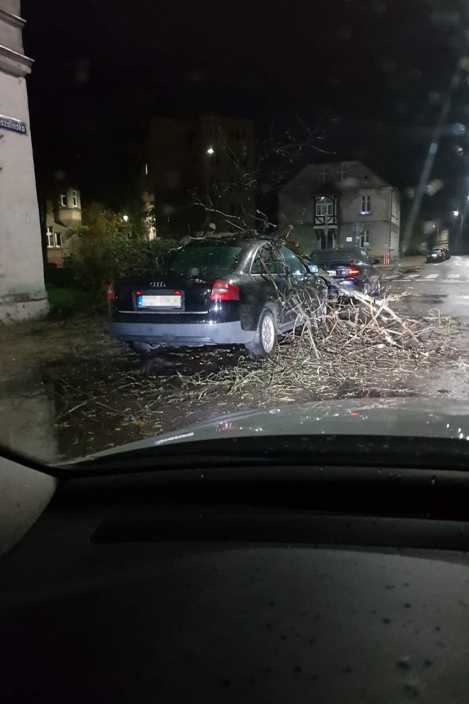 Efekty wichury w Szczecinku i w regionie - wichury w Polsce, połamane drzewa, podtopienia.
