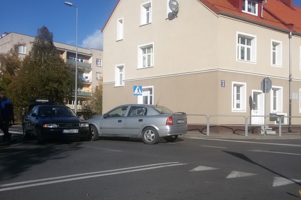 Zderzenie 3 aut Opel Volkswagen Audi ul. Zielona i 1-go Maja