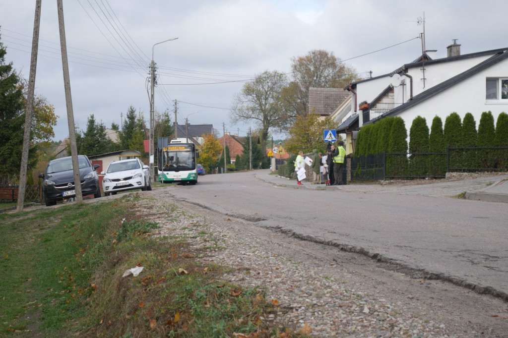 Blokada drogi Parsęcko - Protest przeciwko nadmiernej prędkości i ilości ciężarówek.