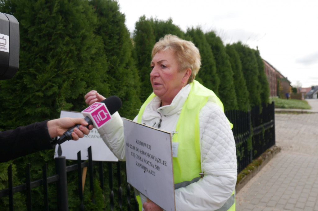 Blokada drogi Parsęcko - Protest przeciwko nadmiernej prędkości i ilości ciężarówek.