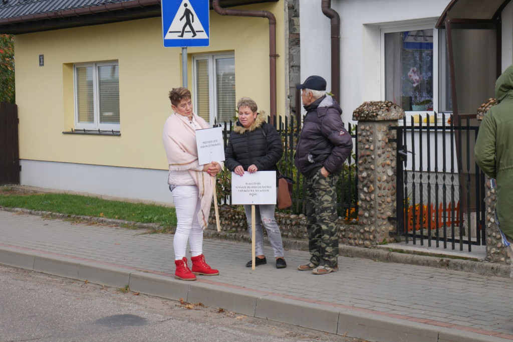 Blokada drogi Parsęcko - Protest przeciwko nadmiernej prędkości i ilości ciężarówek.