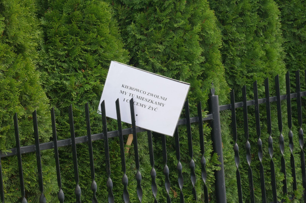 Blokada drogi Parsęcko - Protest przeciwko nadmiernej prędkości i ilości ciężarówek.