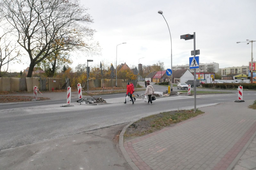 Cmentarz Szczecinek ciepły październik 2018