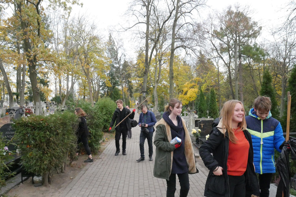 Harcerskie porządki na Cmentarzu