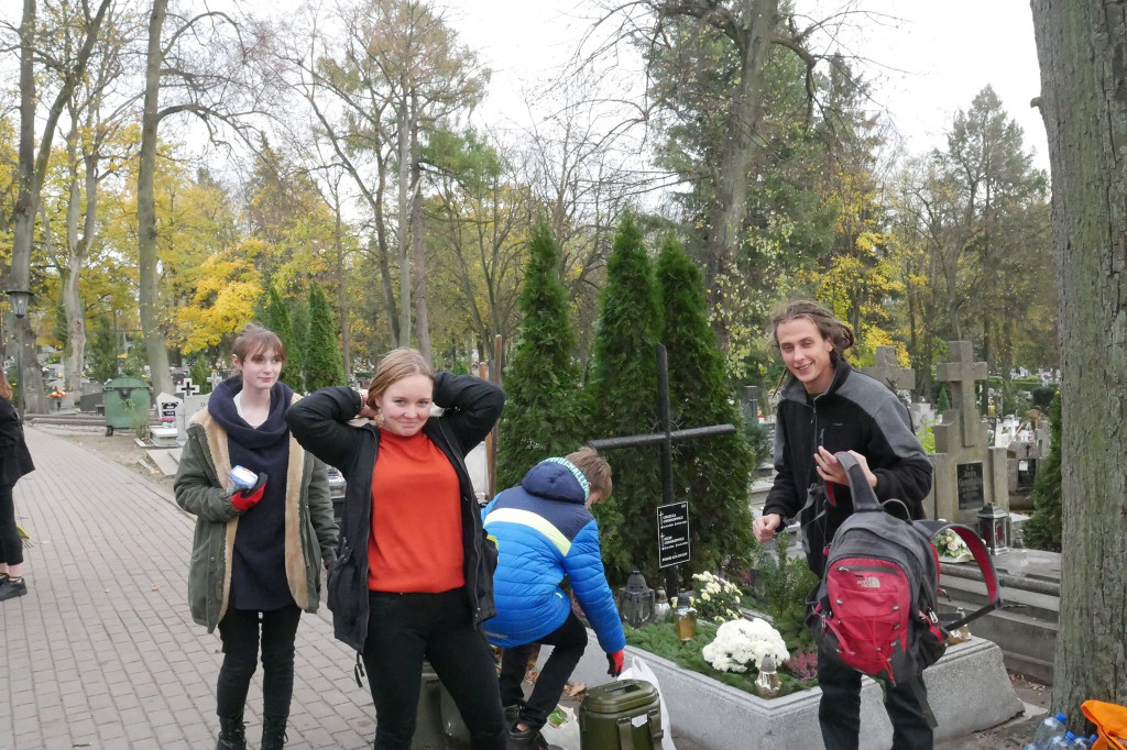 Harcerskie porządki na Cmentarzu