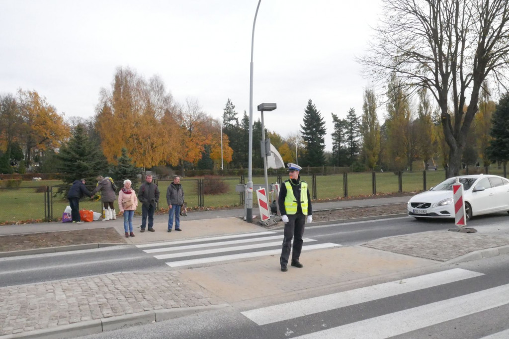 Cmentarz 1 listopada 2018 Szczecinek