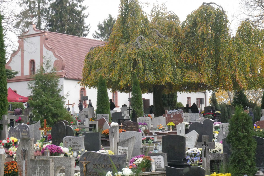Cmentarz 1 listopada 2018 Szczecinek