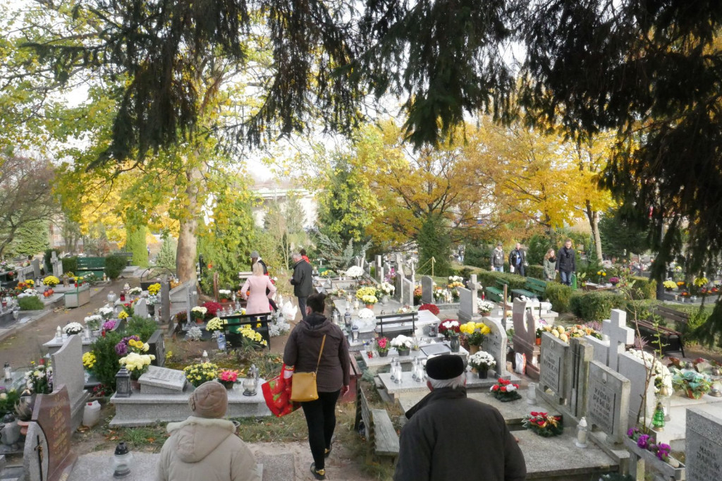 Cmentarz 1 listopada 2018 Szczecinek