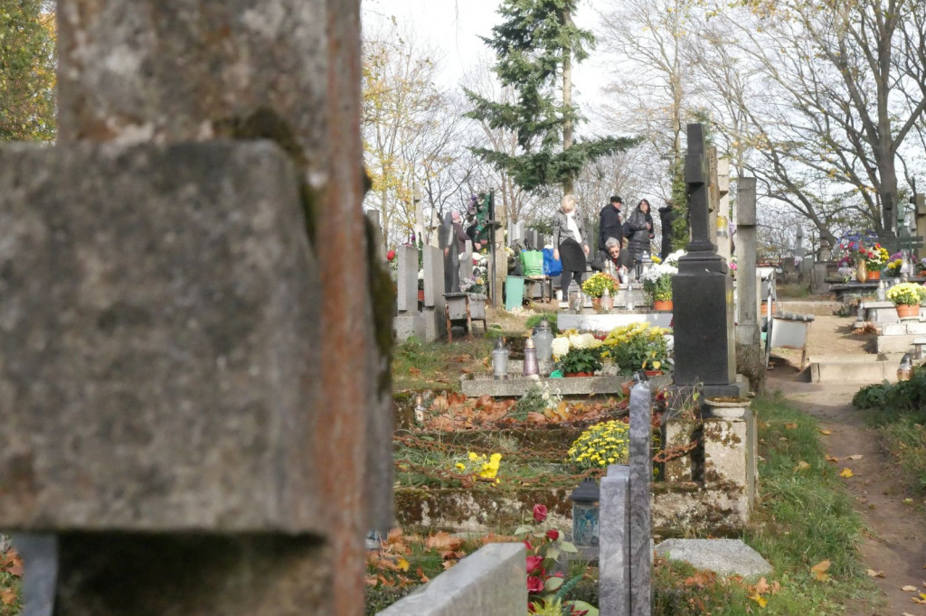 Cmentarz 1 listopada 2018 Szczecinek