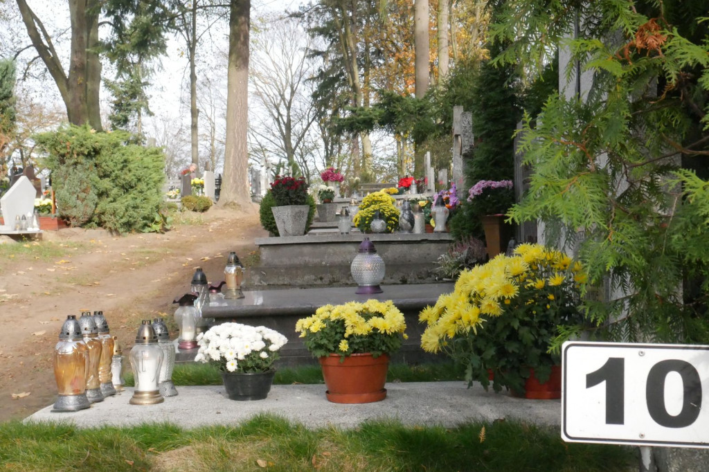 Cmentarz 1 listopada 2018 Szczecinek