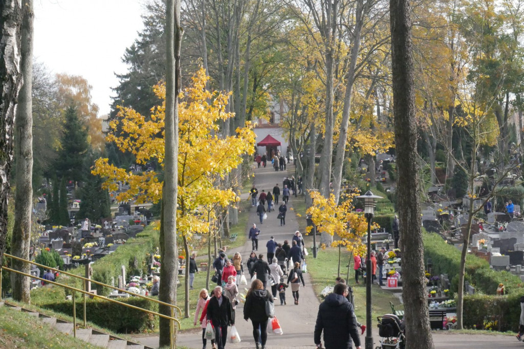 Cmentarz 1 listopada 2018 Szczecinek