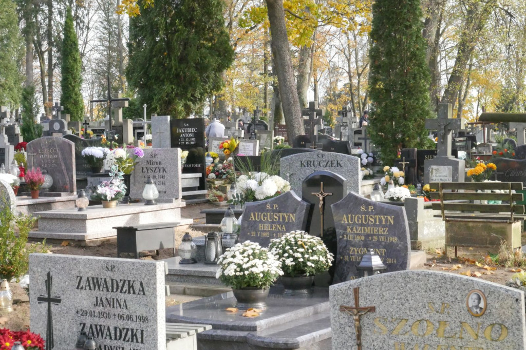 Cmentarz 1 listopada 2018 Szczecinek