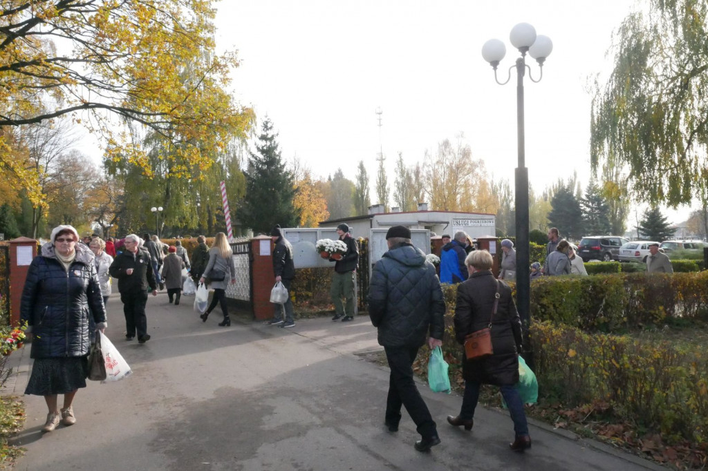 Cmentarz 1 listopada 2018 Szczecinek