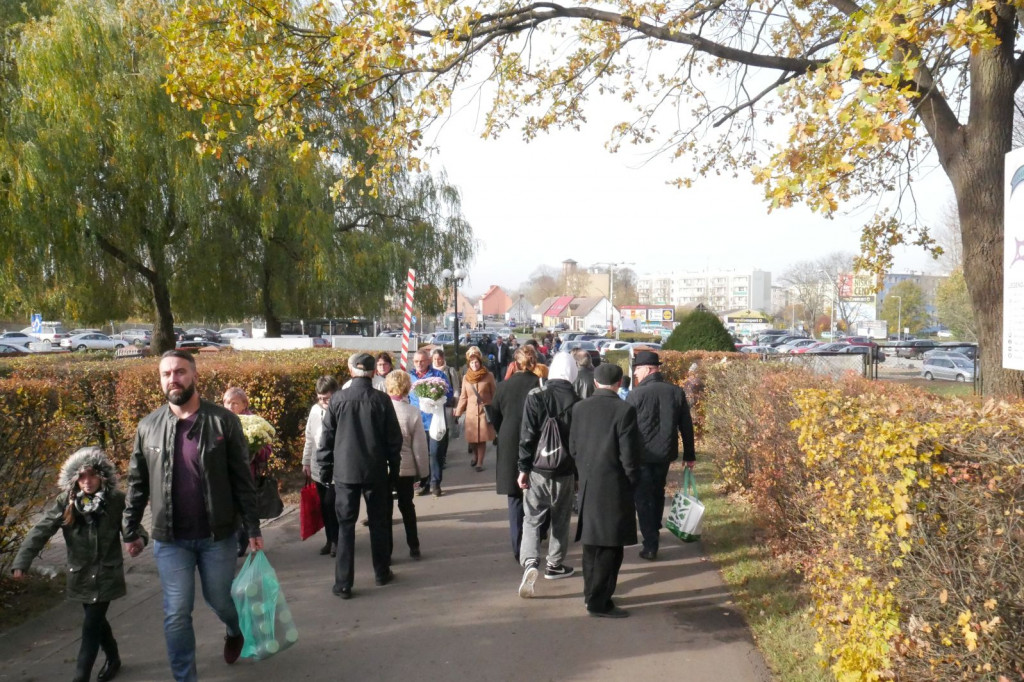 Cmentarz 1 listopada 2018 Szczecinek
