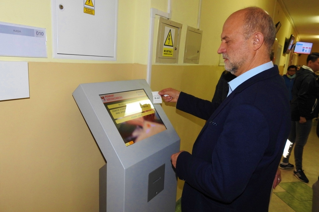 W starostwie uruchomiono elektroniczny system kolejkowy