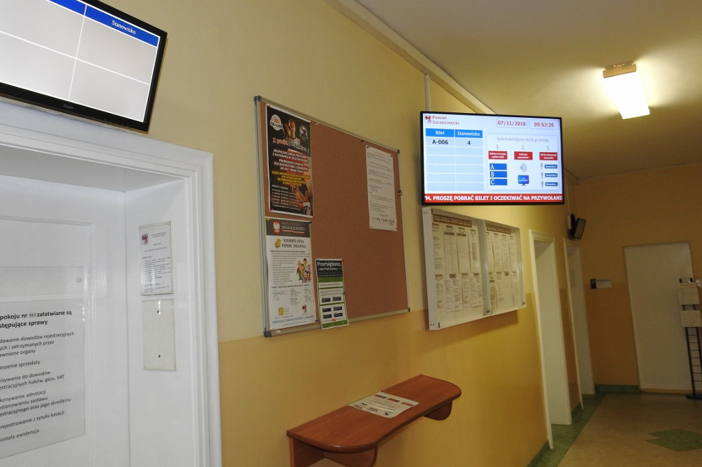 W starostwie uruchomiono elektroniczny system kolejkowy