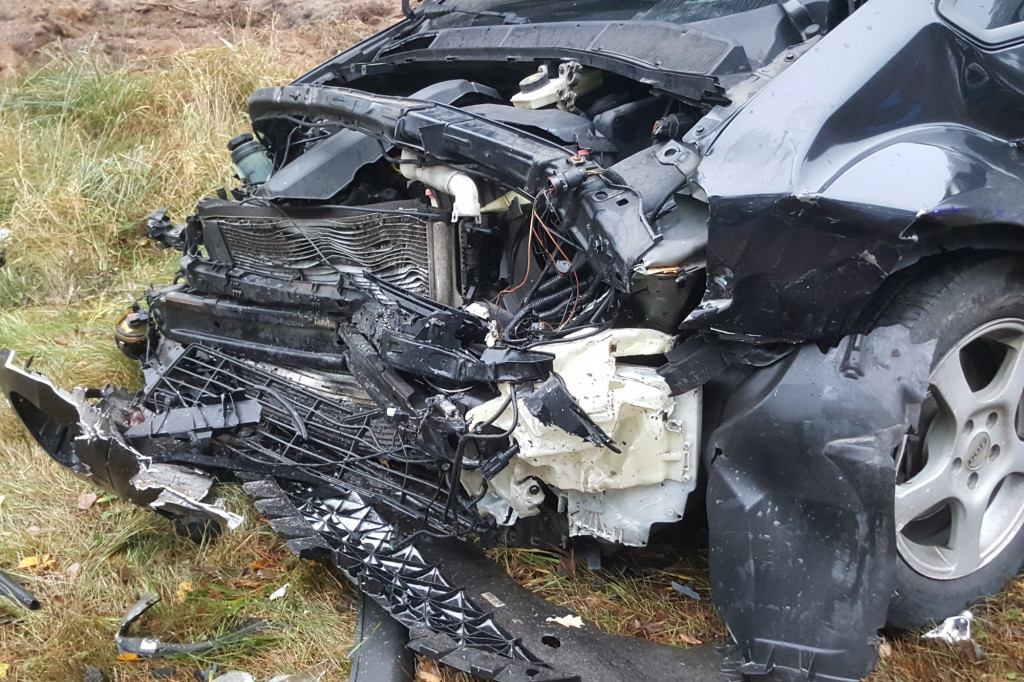 Zderzenie 3 aut. Dwie osoby w szpitalu.