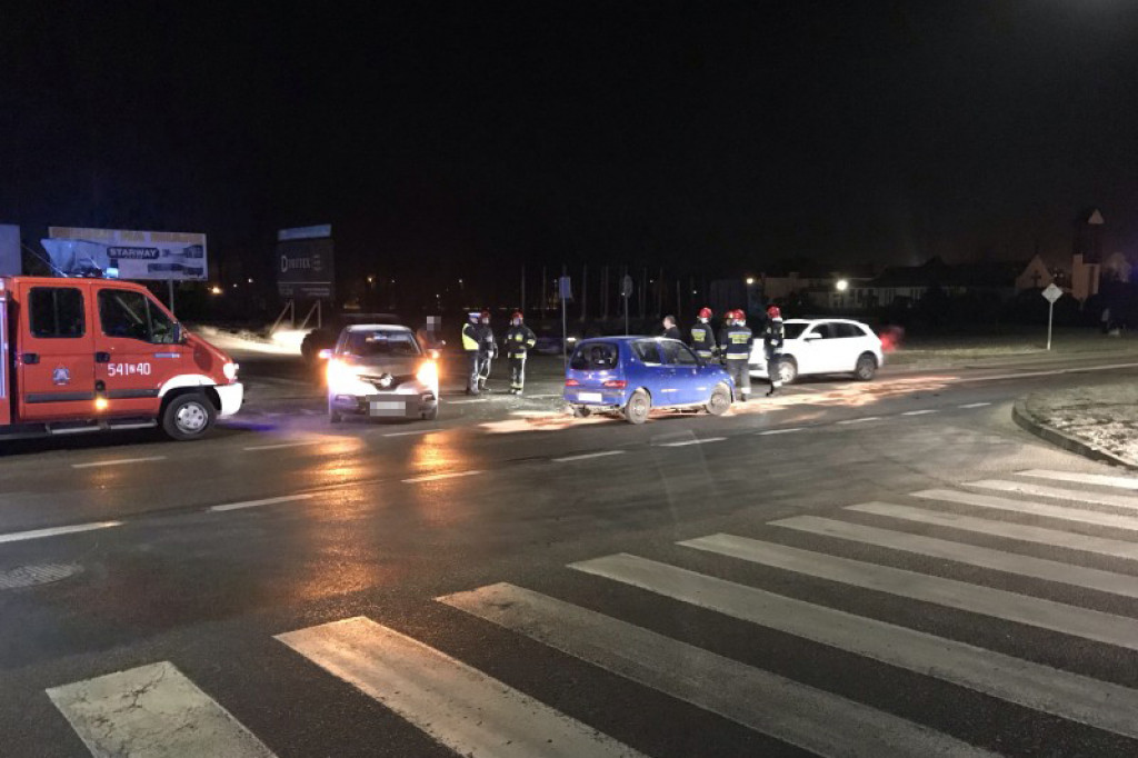 Zderzenie dwóch samochodów na ulicy Kołobrzeskiej