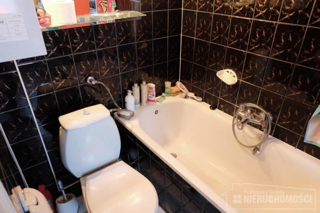 Na sprzedaż mieszkanie z garażem i działką!