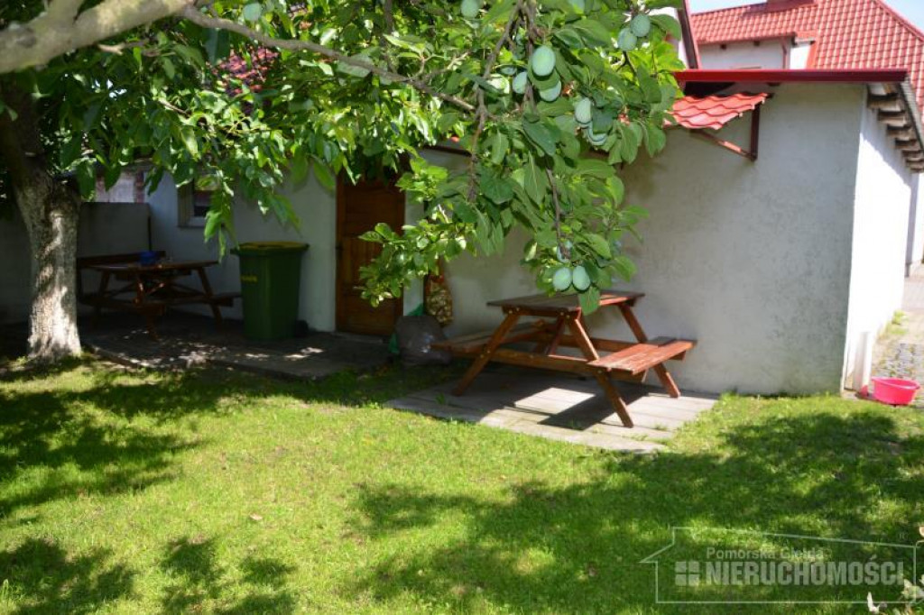 Na sprzedaż mieszkanie z garażem i działką!