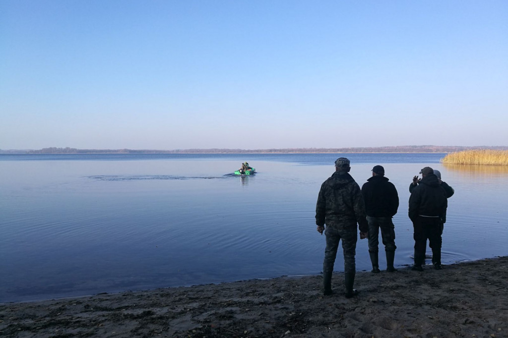 Zarybianie szczupakiem jeziora Wierzchowo