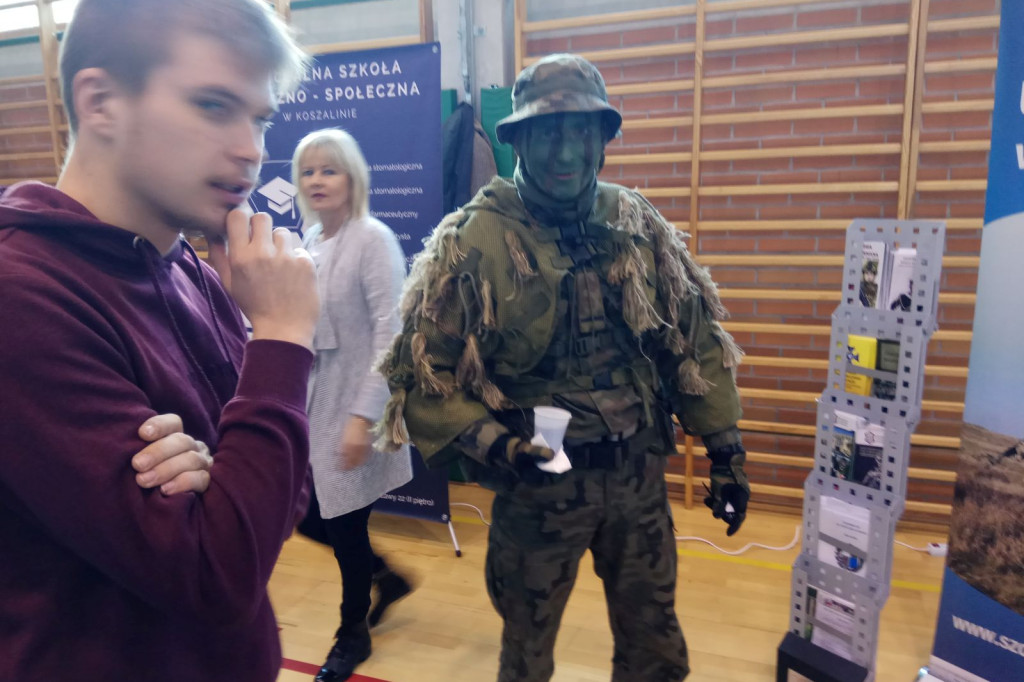 Targi edukacyjne EduDay Szczecinek, Hala sportowa I LO