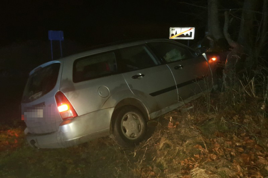 Fordem uderzył w drzewo. Był kompletnie pijany