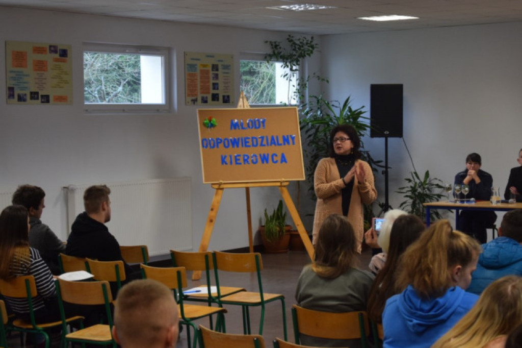 Młody i odpowiedzialny kierowca