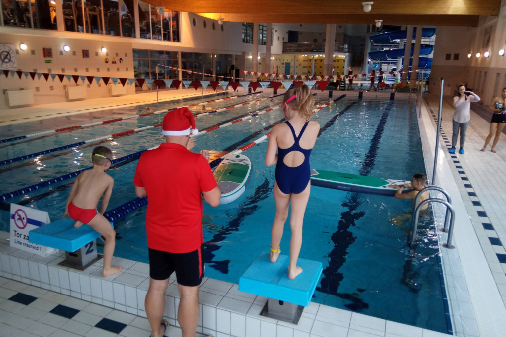 Mikołajki na basenie - Wszystkie dzieci razem!