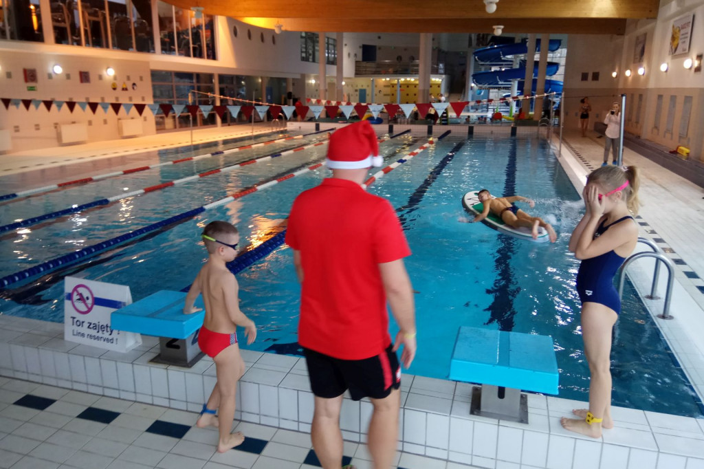 Mikołajki na basenie - Wszystkie dzieci razem!