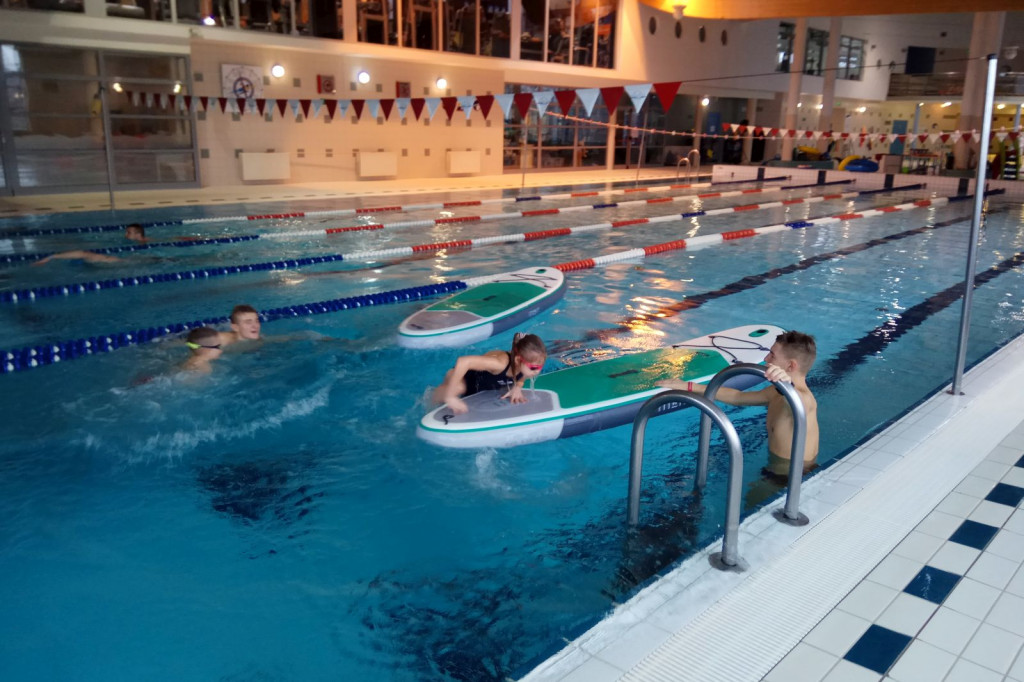 Mikołajki na basenie - Wszystkie dzieci razem!