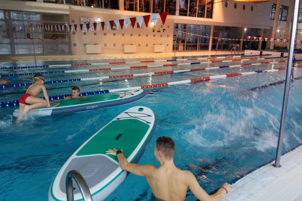 Mikołajki na basenie - Wszystkie dzieci razem!